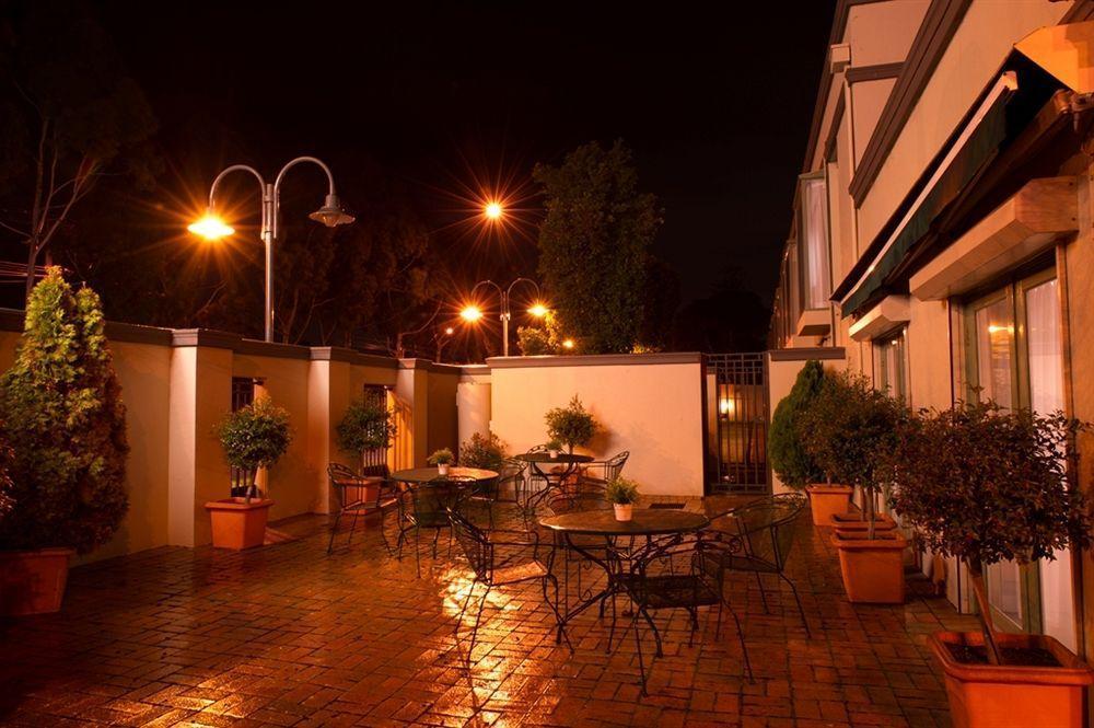 The Waverley International Hotel Glen Waverley Exterior foto